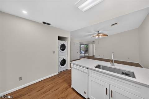 15451 Crystal Lake Dr, North Fort Myers FL - photo 10 of 24