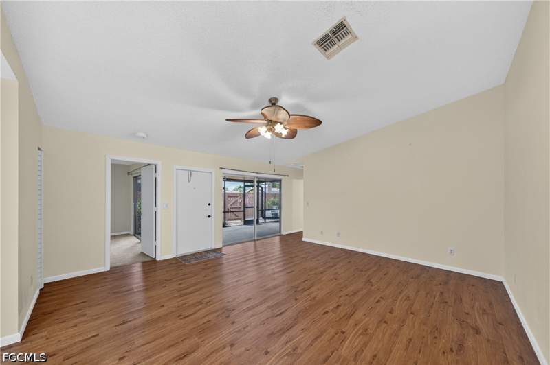 2 bedroom Townhouse at 15451 Crystal Lake Dr, Foxmoor Lakes, North Fort Myers — photo 3