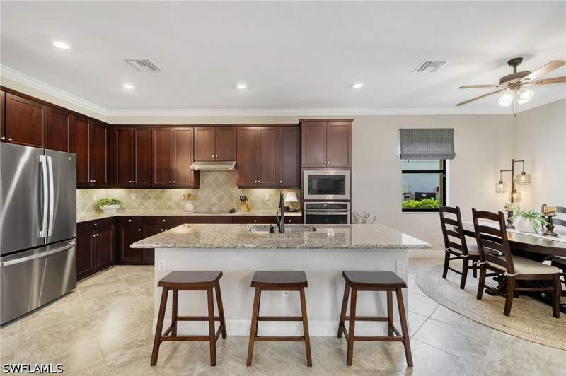5 bedroom SingleFamilyResidence at 19012 Elston Way, The Place At Corkscrew, Estero — photo 3