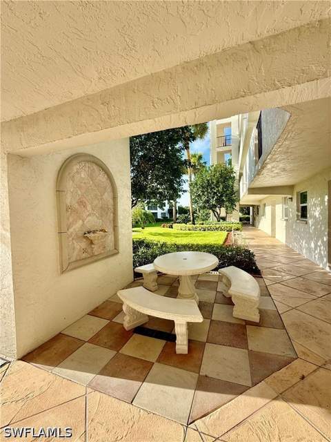 1 High Point Cir W 303, Naples FL - photo 24 of 31