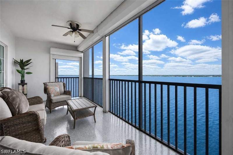 2 bedroom Condominium at 1901 Clifford St 1402, Sunset Vista, Fort Myers — photo 2