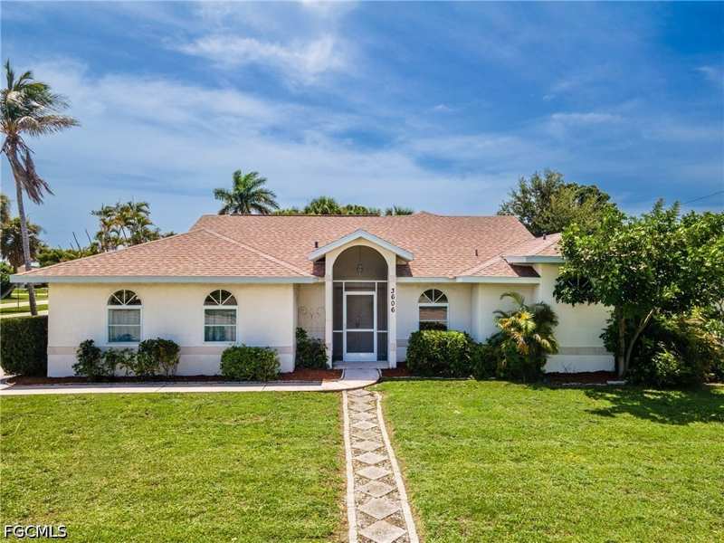 3 bedroom SingleFamilyResidence at 3606 Country Club Blvd, Cape Coral, Cape Coral — photo 1