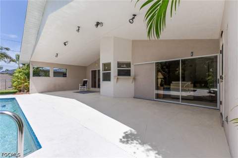 3606 Country Club Blvd, Cape Coral FL - photo 12 of 31