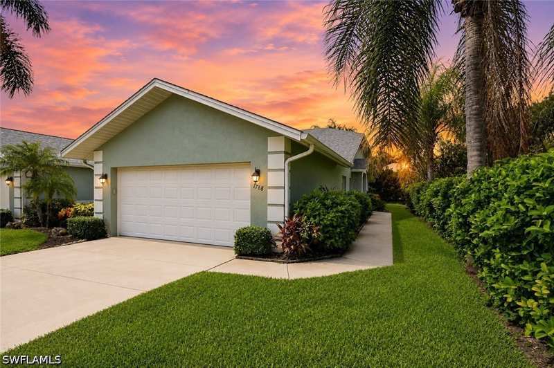 3 bedroom Attached at 1768 Royal Cir 1402, Royal Villas, Naples — photo 1