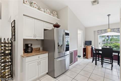 1768 Royal Cir 1402, Naples FL - photo 13 of 33