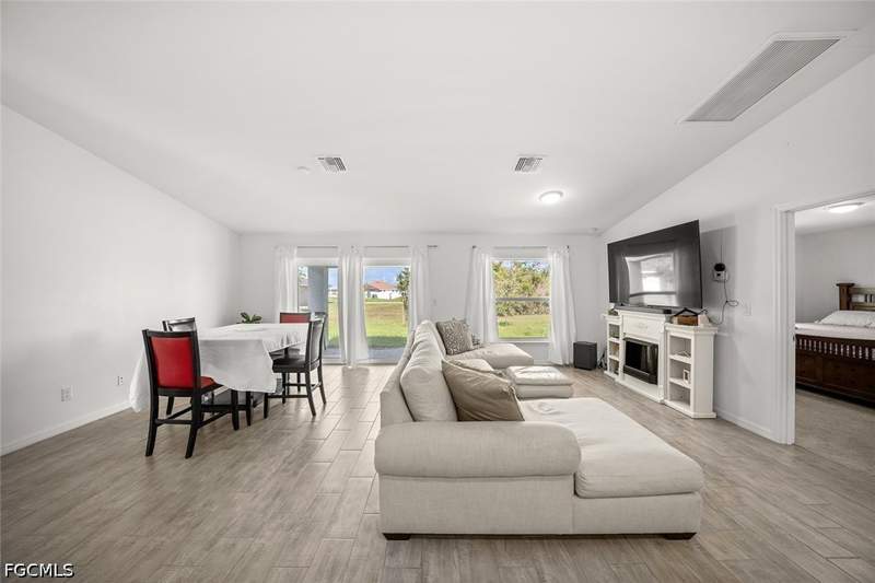 3 bedroom SingleFamilyResidence at 4004 NE 23rd Ave, Cape Coral, Cape Coral — photo 3