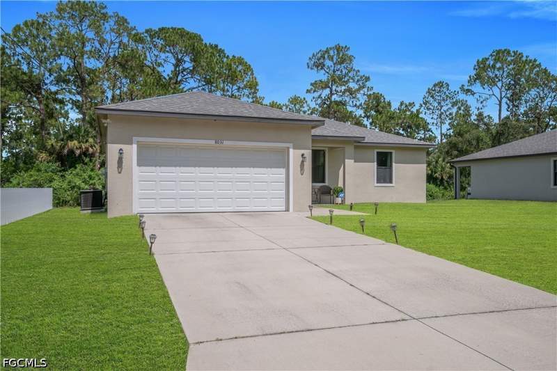 3 bedroom SingleFamilyResidence at 8031 Sandy Cir, Port Labelle, Labelle — photo 5