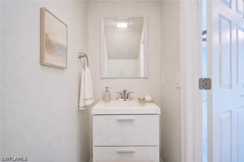 904 Hampton Cir, Naples FL - photo 24 of 35