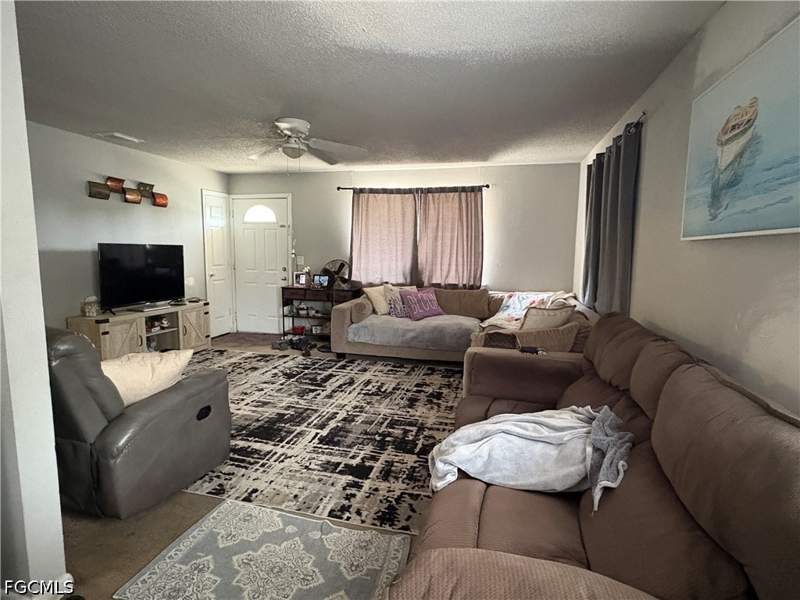 3 bedroom SingleFamilyResidence at 1891 Winkler Ave, Palmlee Park, Fort Myers — photo 4
