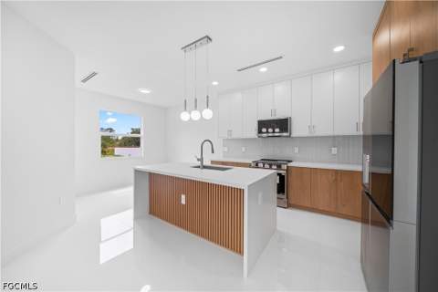 1506 Richmond Ave N, Lehigh Acres FL - photo 10 of 34