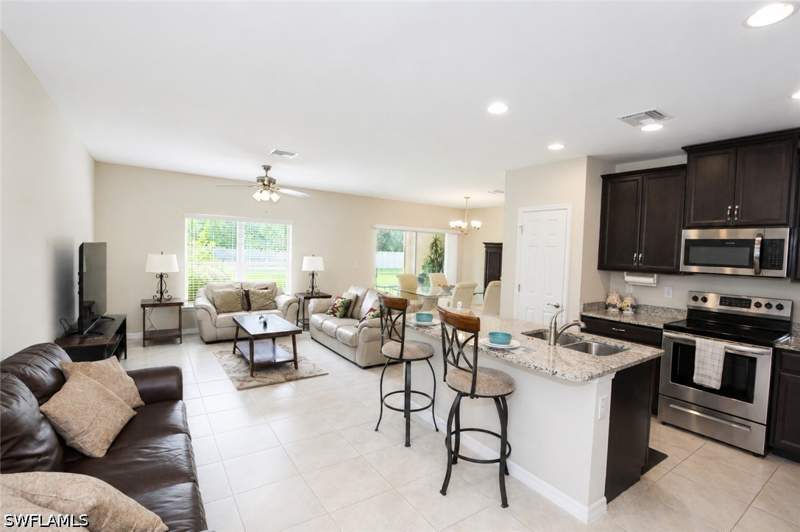 3 bedroom Townhouse at 3763 Crofton Ct, Lindsford, Fort Myers — photo 3