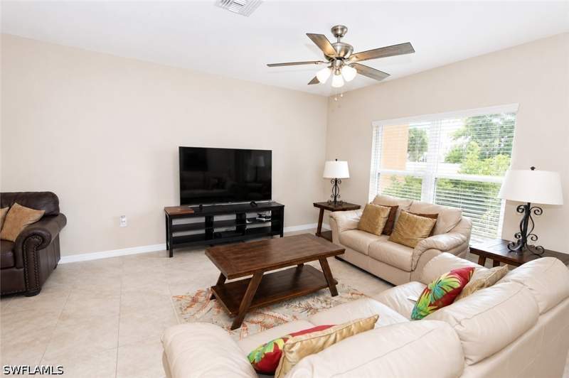 3 bedroom Townhouse at 3763 Crofton Ct, Lindsford, Fort Myers — photo 4