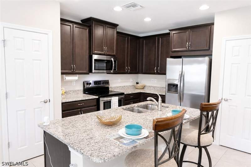 3 bedroom Townhouse at 3763 Crofton Ct, Lindsford, Fort Myers — photo 5