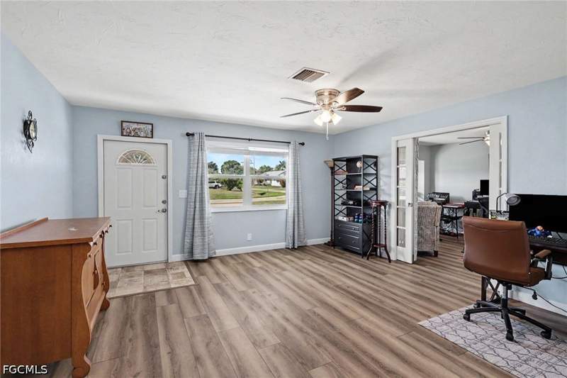 3 bedroom SingleFamilyResidence at 5411 Loyola Ln, Wildwood Addition, Fort Myers — photo 3