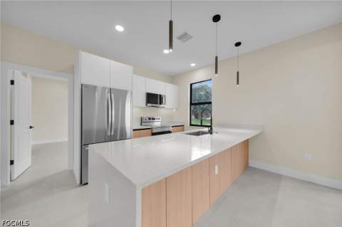 810 Carlfield Ave, Lehigh Acres FL - photo 10 of 44