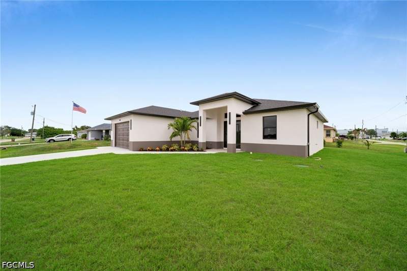 4 bedroom SingleFamilyResidence at 810 Carlfield Ave, Lehigh Acres, Lehigh Acres — photo 2