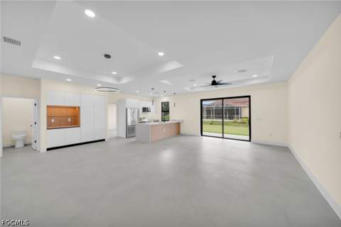 810 Carlfield Ave, Lehigh Acres FL - photo 6 of 44