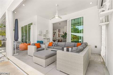 914 Dolphin Dr, Cape Coral FL - photo 11 of 26