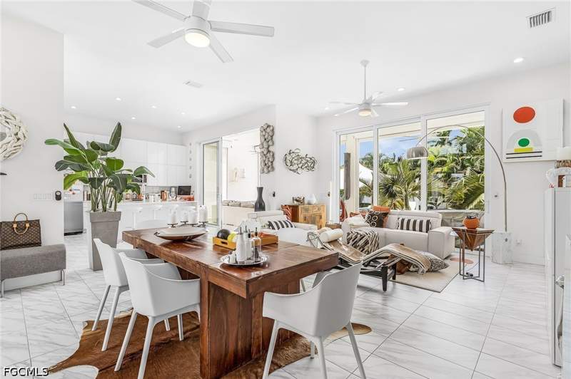 3 bedroom SingleFamilyResidence at 914 Dolphin Dr, Cape Coral, Cape Coral — photo 5