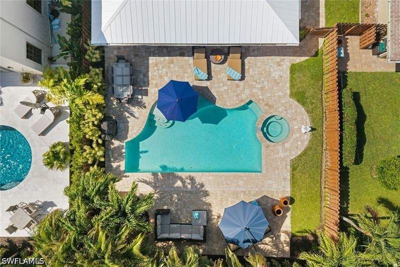 3 bedroom SingleFamilyResidence at 580 97th Ave N, Naples Park, Naples — photo 2