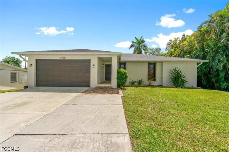 3 bedroom SingleFamilyResidence at 14725 Kimberly Ln, McGregor Vista, Fort Myers — photo 1