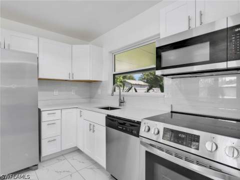 1196 Pine Lake Dr, Cape Coral FL - photo 12 of 27