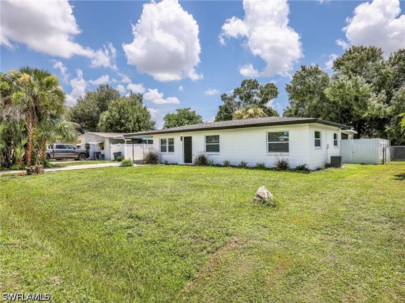 3 bedroom SingleFamilyResidence at 1196 Pine Lake Dr, Pondella Heights, Cape Coral — photo 3