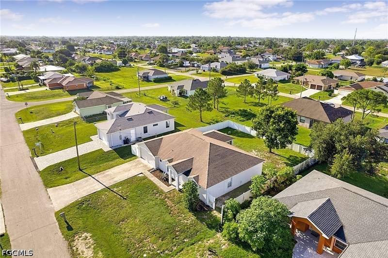 4 bedroom SingleFamilyResidence at 4205 11th St W, Lehigh Acres, Lehigh Acres — photo 3