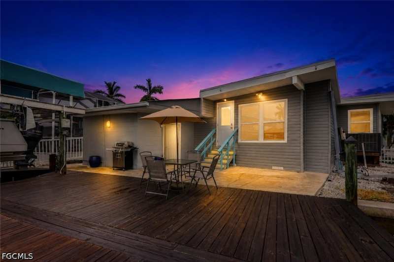 4 bedroom ManufacturedHome at 3827 Coconut Dr, Trailerhaven, St James City — photo 1