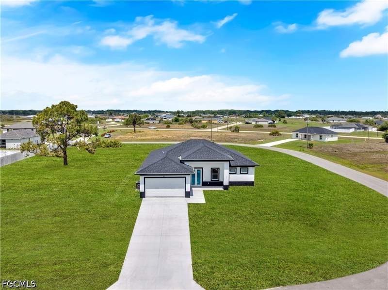 3 bedroom SingleFamilyResidence at 7020 patriot Ct, Port Labelle, Labelle — photo 5