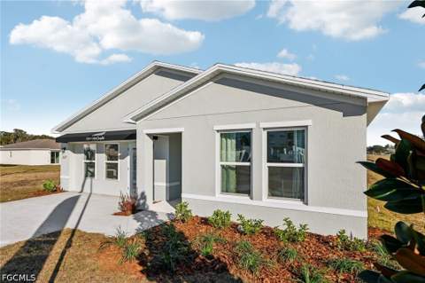 910 Avery St S, Lehigh Acres FL - photo 6 of 35