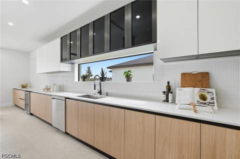 325 NE 15th Ter, Cape Coral FL - photo 15 of 39