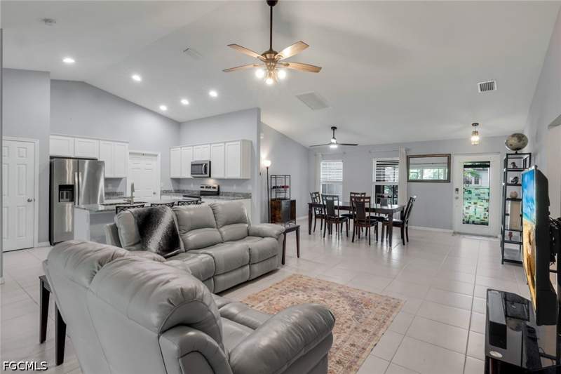 4 bedroom SingleFamilyResidence at 2627 SW 4th Ter, Cape Coral, Cape Coral — photo 4