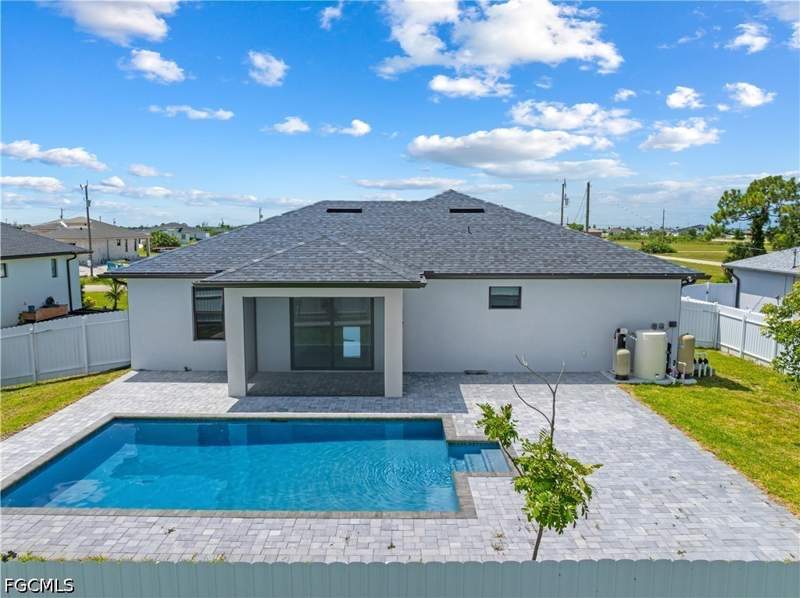 3 bedroom SingleFamilyResidence at 3921 NW 40th Ln, Cape Coral, Cape Coral — photo 2
