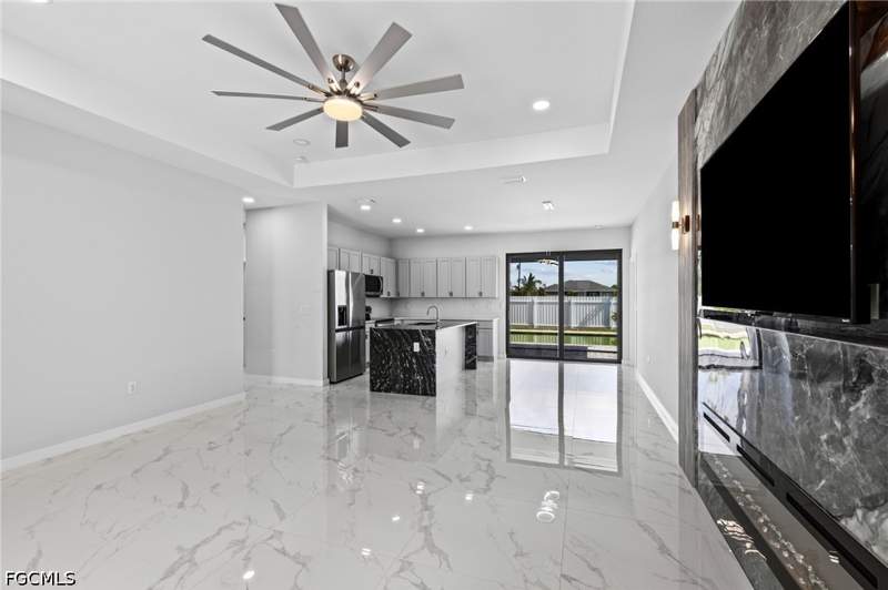 3 bedroom SingleFamilyResidence at 3921 NW 40th Ln, Cape Coral, Cape Coral — photo 3