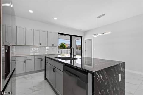 3921 NW 40th Ln, Cape Coral FL - photo 8 of 34