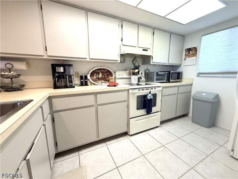 1339 SE 46th Ln 8, Cape Coral FL - photo 12 of 28