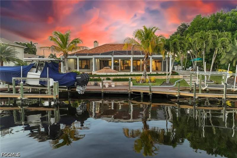 3 bedroom SingleFamilyResidence at 2318 SE 27th St, Cape Coral, Cape Coral — photo 3
