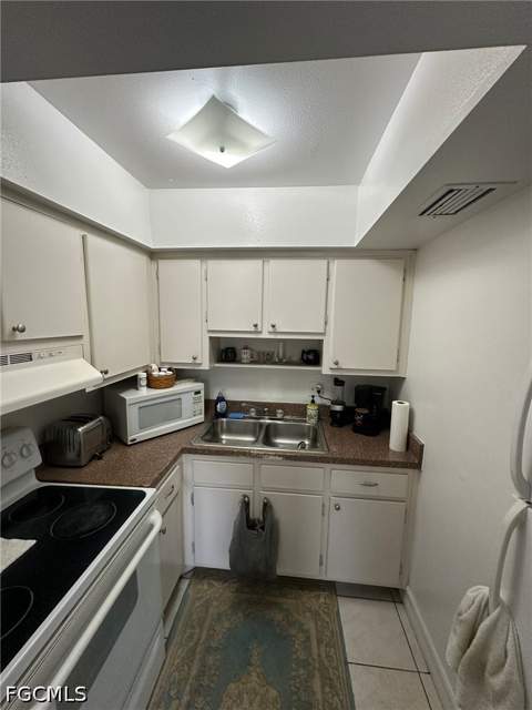 1830 Maravilla Ave 317, Fort Myers FL - photo 8 of 21