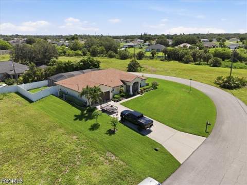 2107 NE 19th Pl, Cape Coral FL - photo 13 of 39
