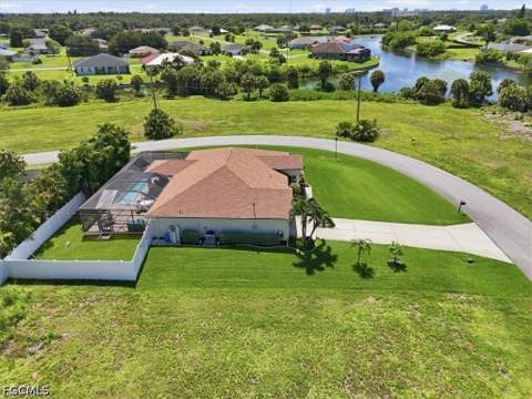 2107 NE 19th Pl, Cape Coral FL - photo 14 of 39