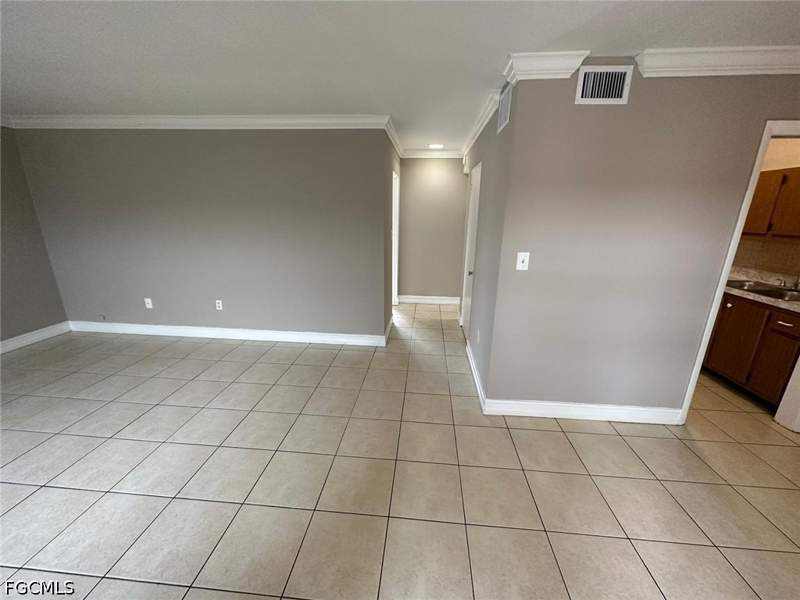 1 bedroom Condominium at 1830 Maravilla Ave 210, Green Tee Village, Fort Myers — photo 4