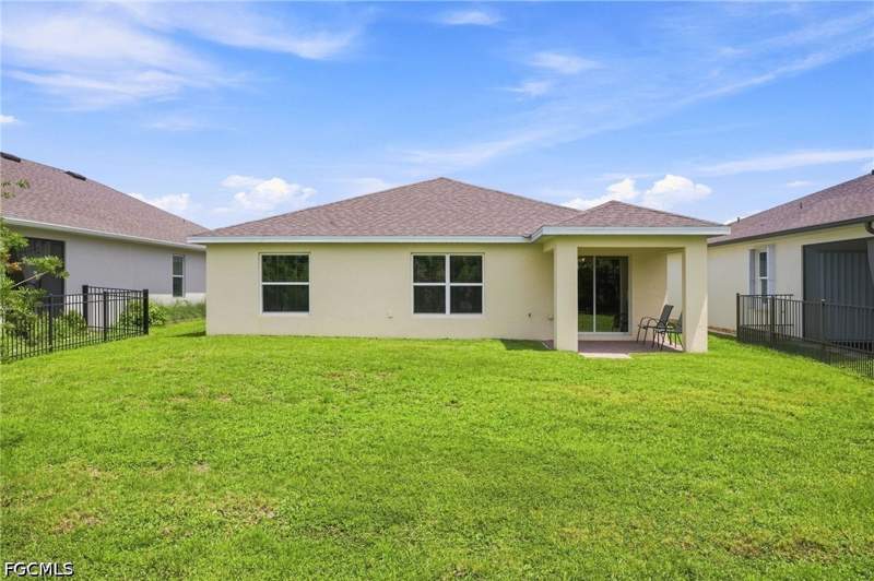 4 bedroom SingleFamilyResidence at 3166 Estancia Ln, Entrada, Cape Coral — photo 4