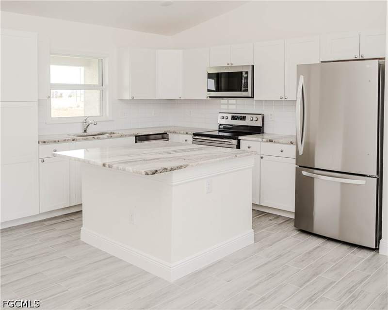 3 bedroom SingleFamilyResidence at 7031 Waldo Cir, Port Labelle, Labelle — photo 2