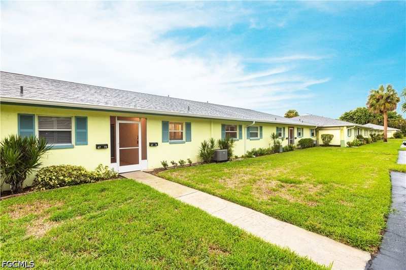 2 bedroom Condominium at 6775 Lake McGregor Cir, Hawaiian So, Fort Myers — photo 1