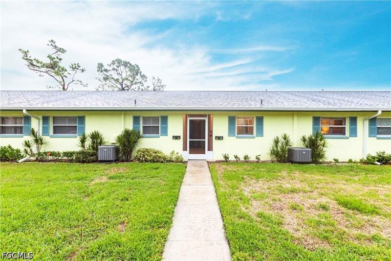 2 bedroom Condominium at 6775 Lake McGregor Cir, Hawaiian So, Fort Myers — photo 2