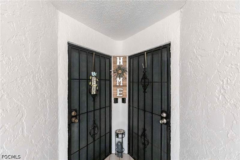2 bedroom Condominium at 6775 Lake McGregor Cir, Hawaiian So, Fort Myers — photo 4