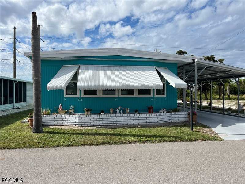 2 bedroom ManufacturedHome at 16021 Citron Way, Leesure Village, North Fort Myers — photo 1