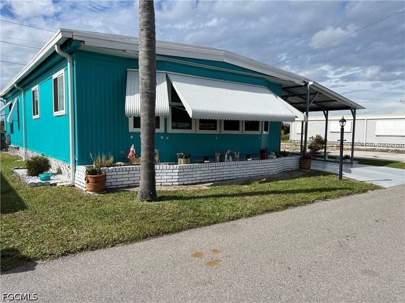 2 bedroom ManufacturedHome at 16021 Citron Way, Leesure Village, North Fort Myers — photo 2