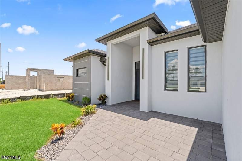 3 bedroom SingleFamilyResidence at 212 Kismet Pkwy W, Cape Coral, Cape Coral — photo 3